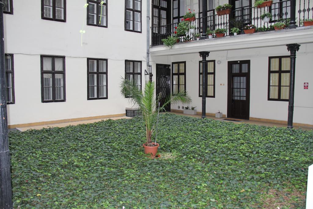 Queen Zita Apt 130 M2 Near Chain Bridge Budapest Bagian luar foto